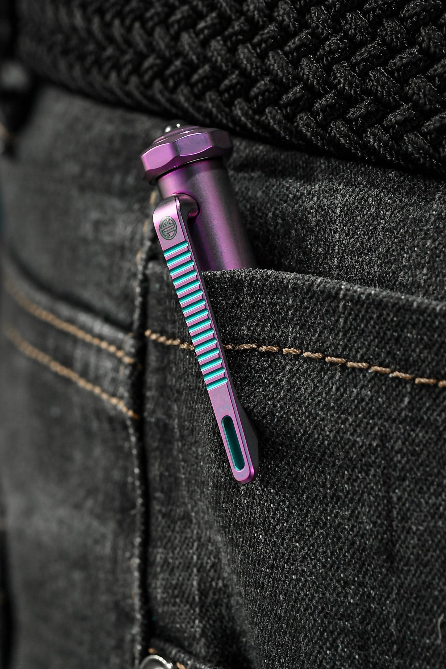 Spinium Titanium Action Bolt Pen
