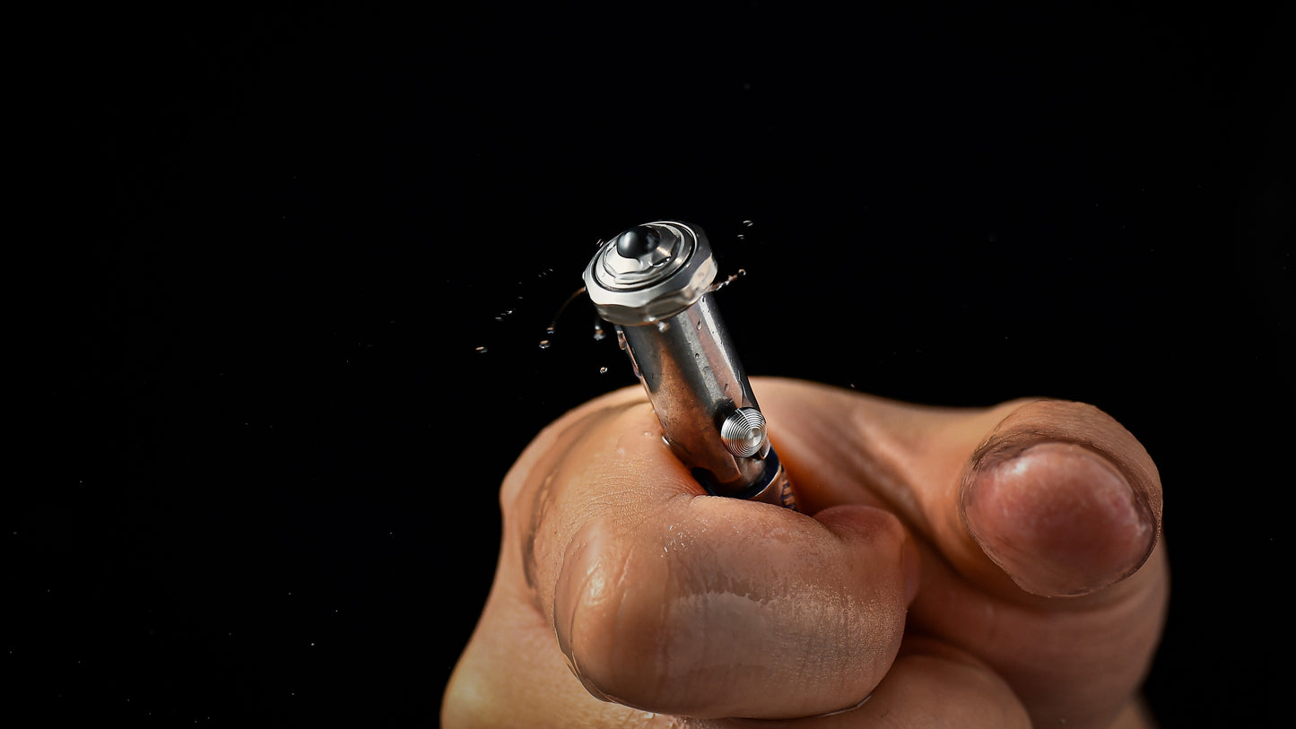 Spinium Titanium Action Bolt Pen