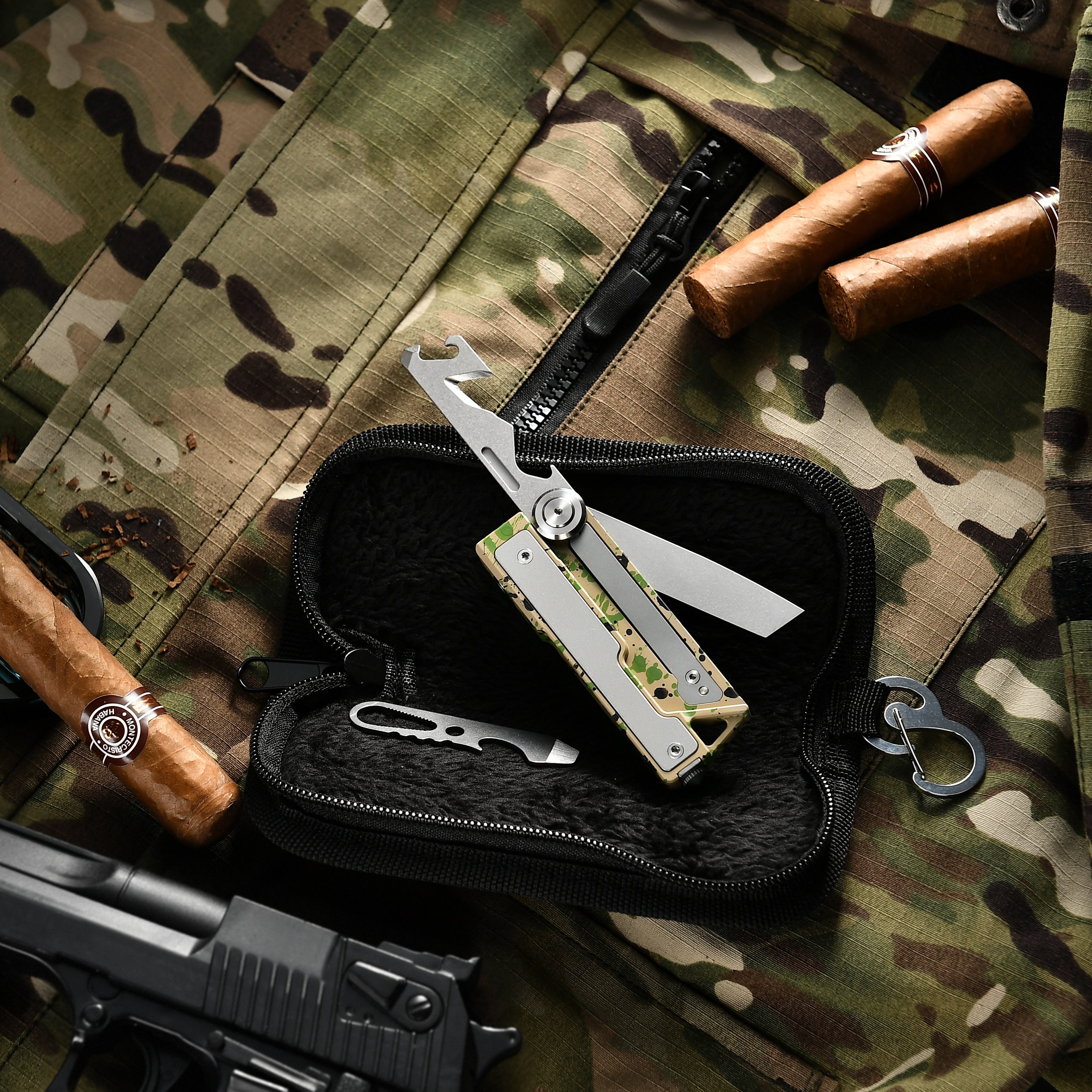 Tacray MT1 EDC Multitool with Flashlight & Knife