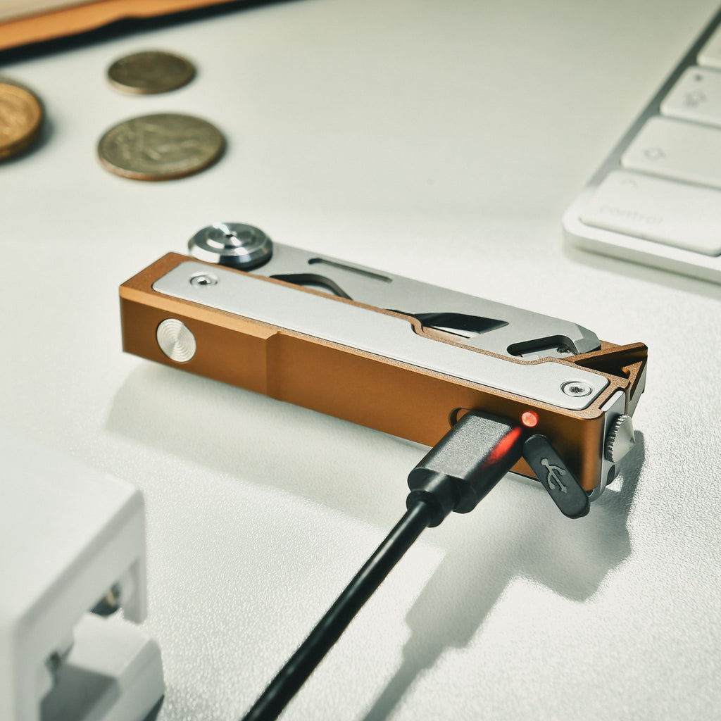Tacray MT1 EDC Multitool with Flashlight & Knife
