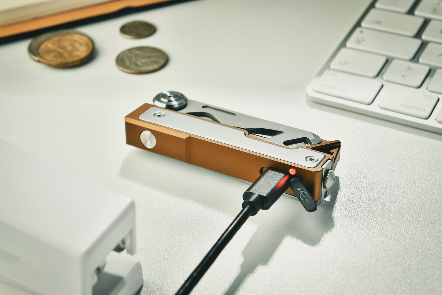 【PRE-ORDER】Tacray MT1 EDC Multitool with Flashlight and Knife 【Ship in Q1 2026】