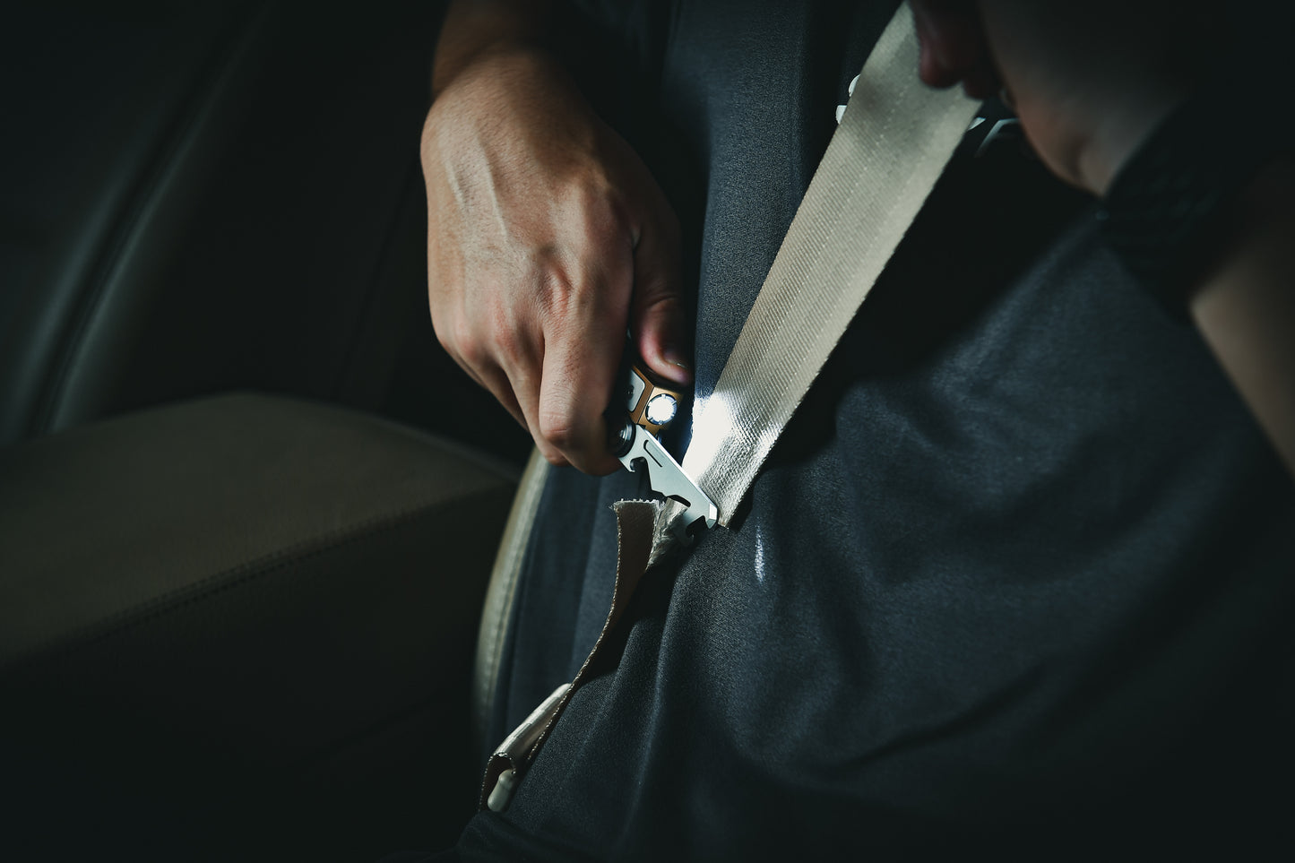 【PRE-ORDER】Tacray MT1 EDC Multitool with Flashlight and Knife 【Ship in Q1 2026】